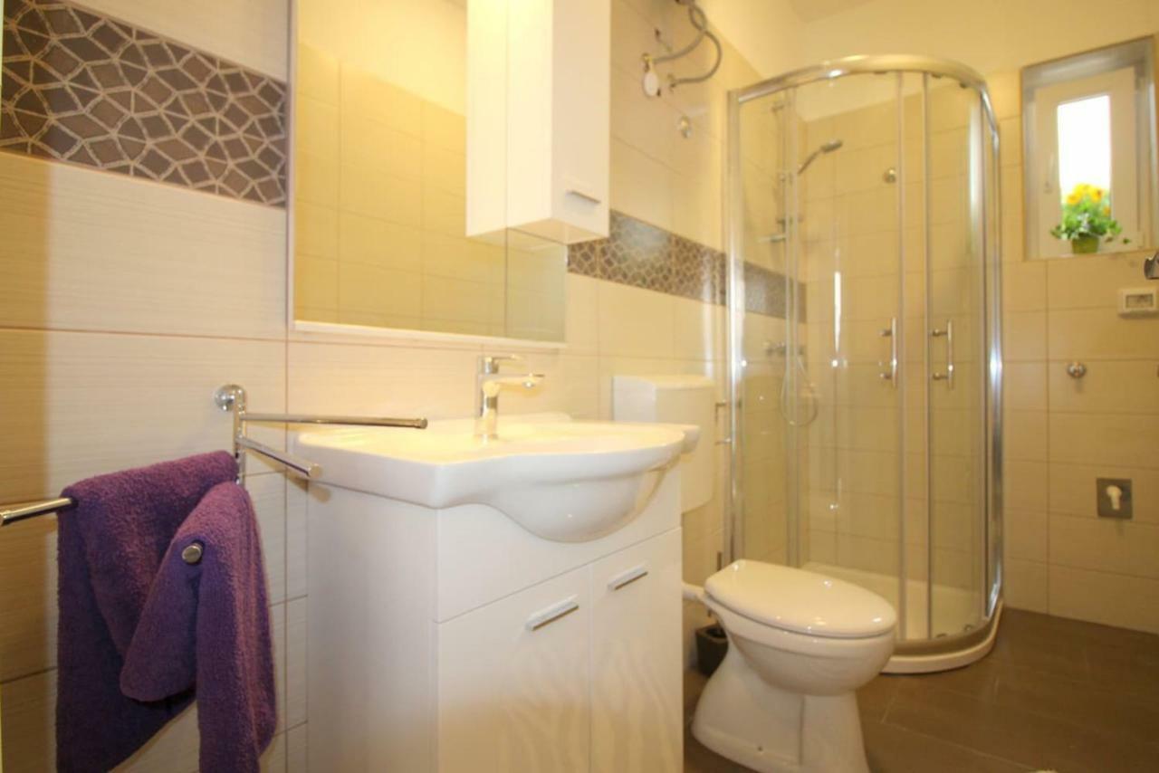 Apartment Noemi In City Center Poreč Dış mekan fotoğraf