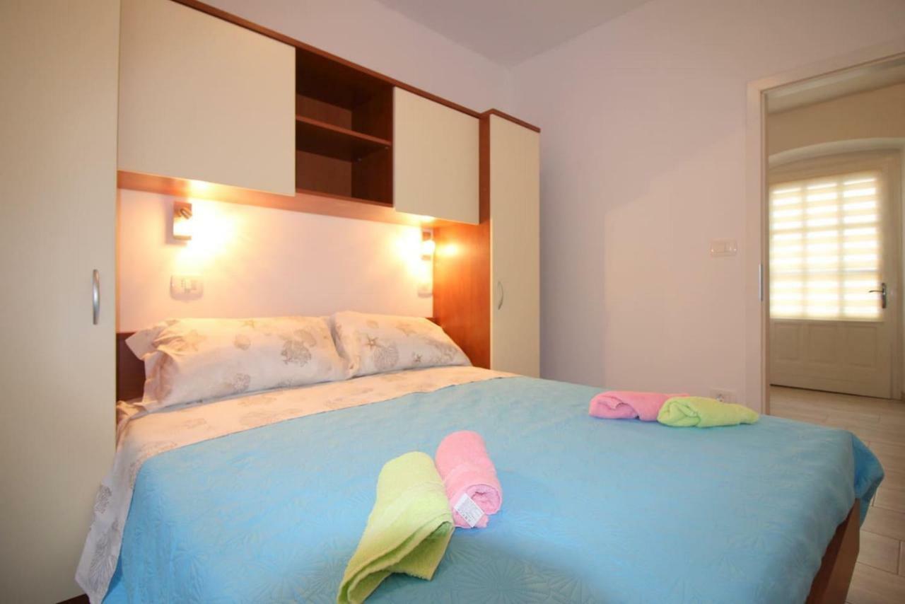 Apartment Noemi In City Center Poreč Dış mekan fotoğraf