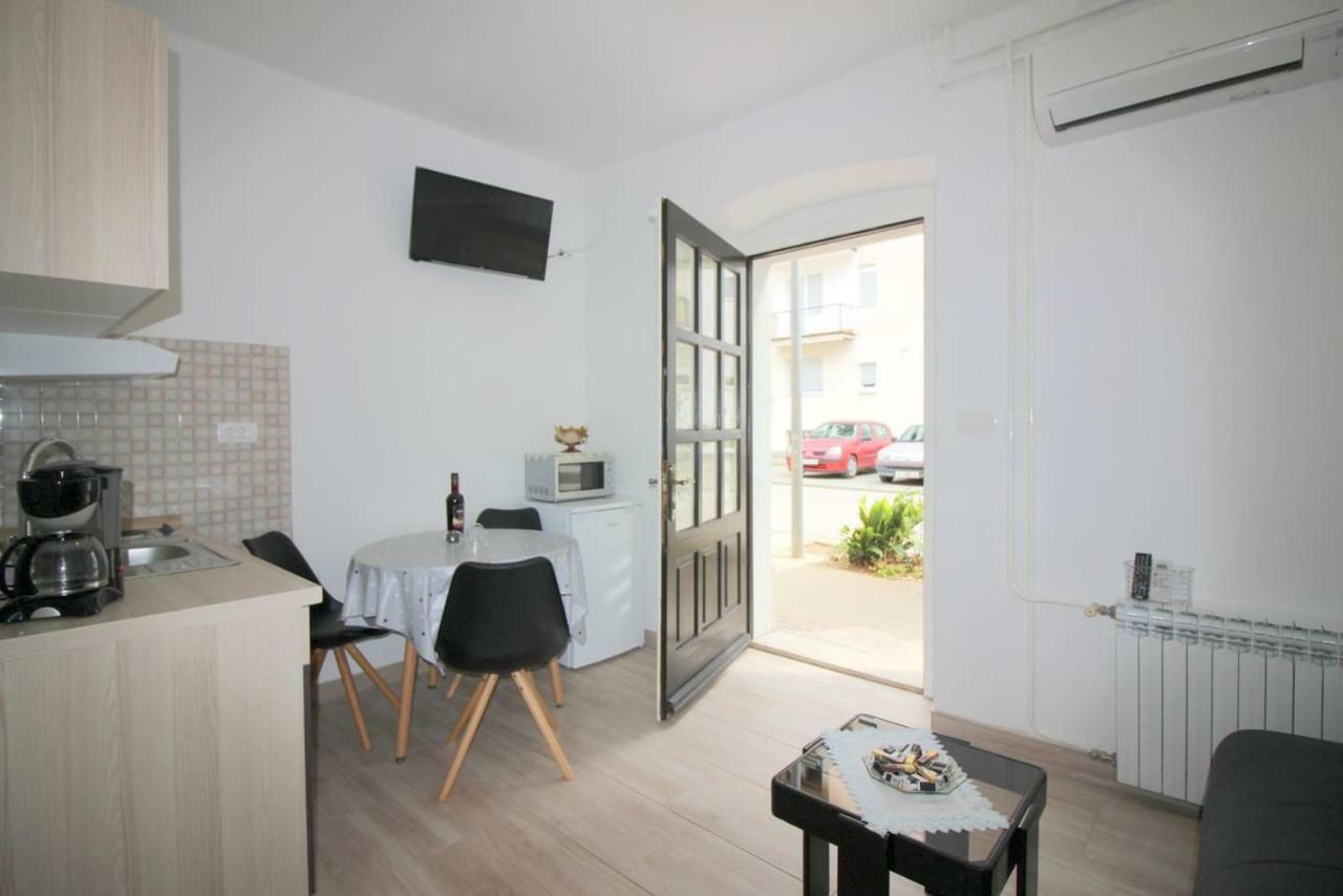 Apartment Noemi In City Center Poreč Dış mekan fotoğraf