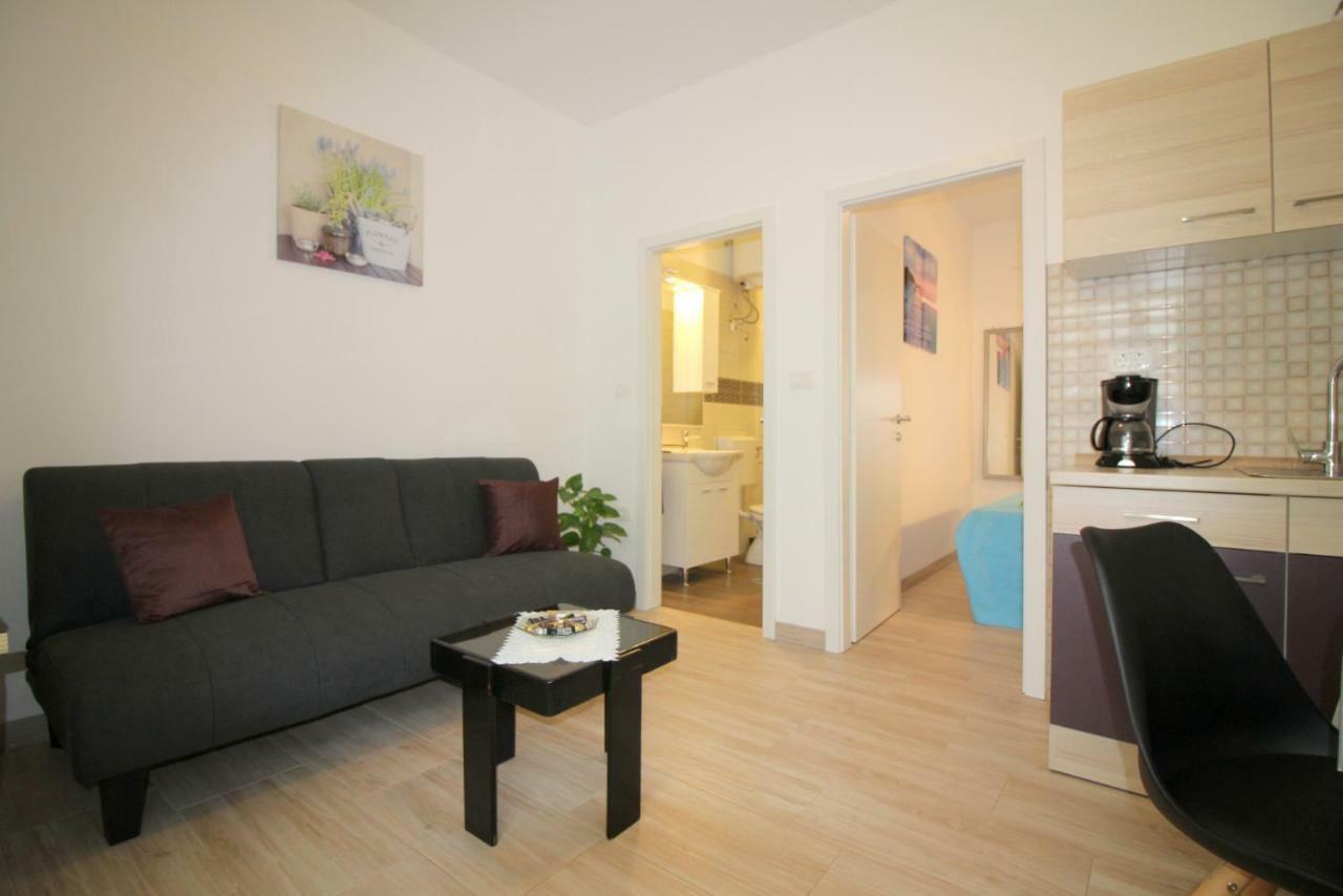Apartment Noemi In City Center Poreč Dış mekan fotoğraf